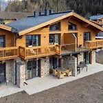 Tauernlodge Eben A3 Chalet *